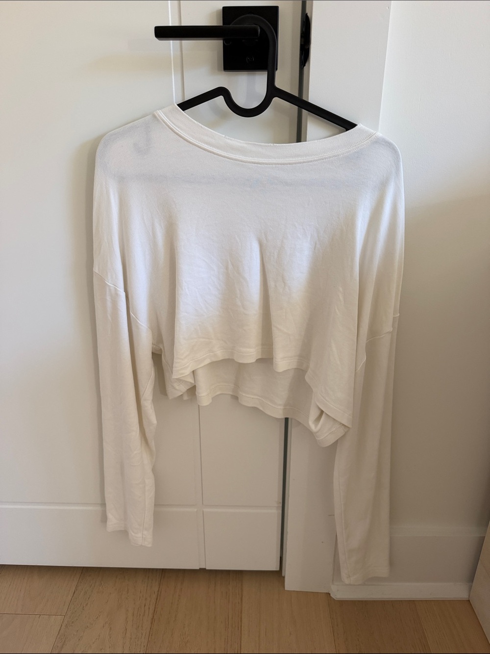 Zara White Cropped Long-Sleeve Top size Small